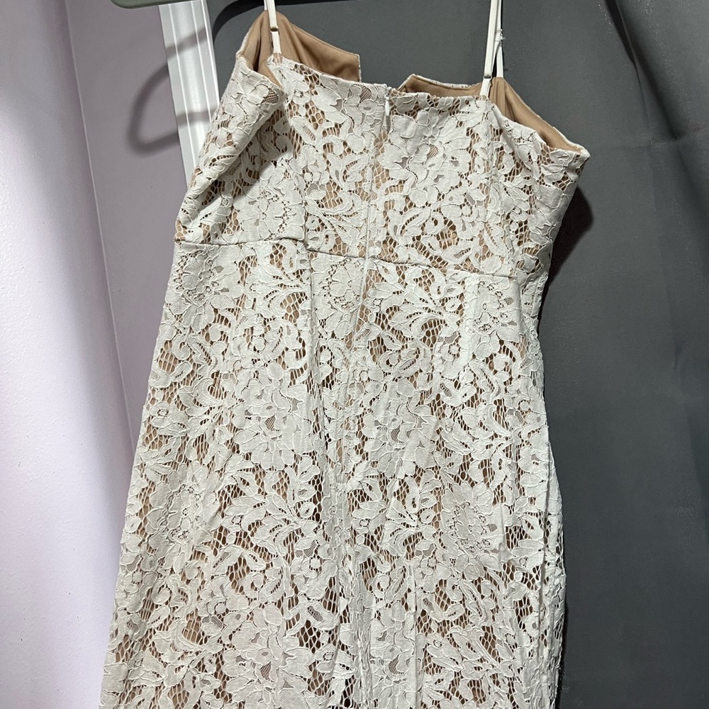White lace dress - Picture 3 of 4